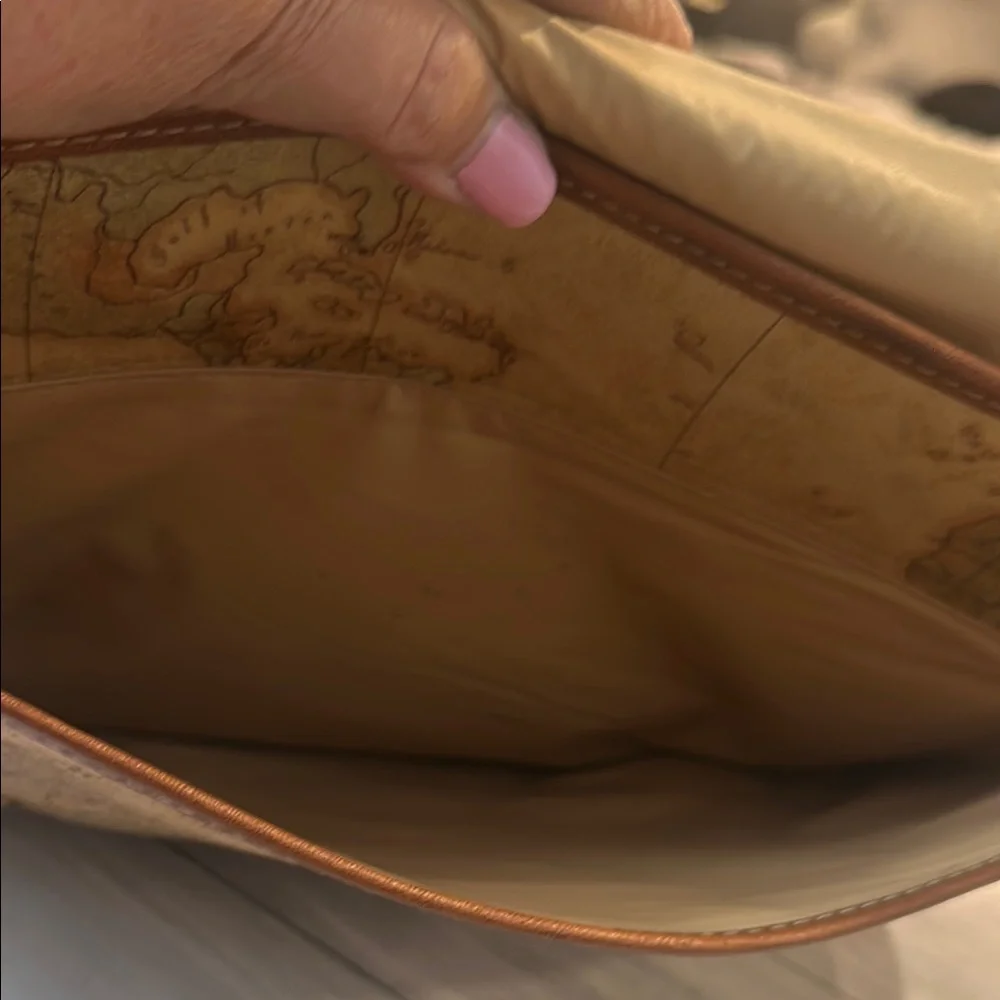 The Columbus Collection by Bagoda VTG Leather Messenger Bag